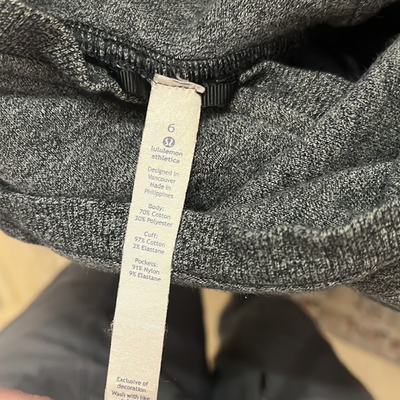 NWOT Lululemon Scuba pullover - Picture 6 of 6